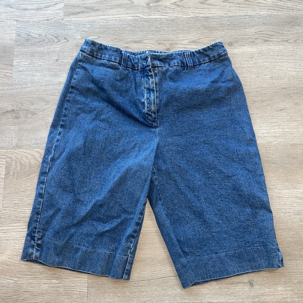 Jones New York Signature Capri Jean Shorts Size 8 Casual 98% Cotton And Spandex